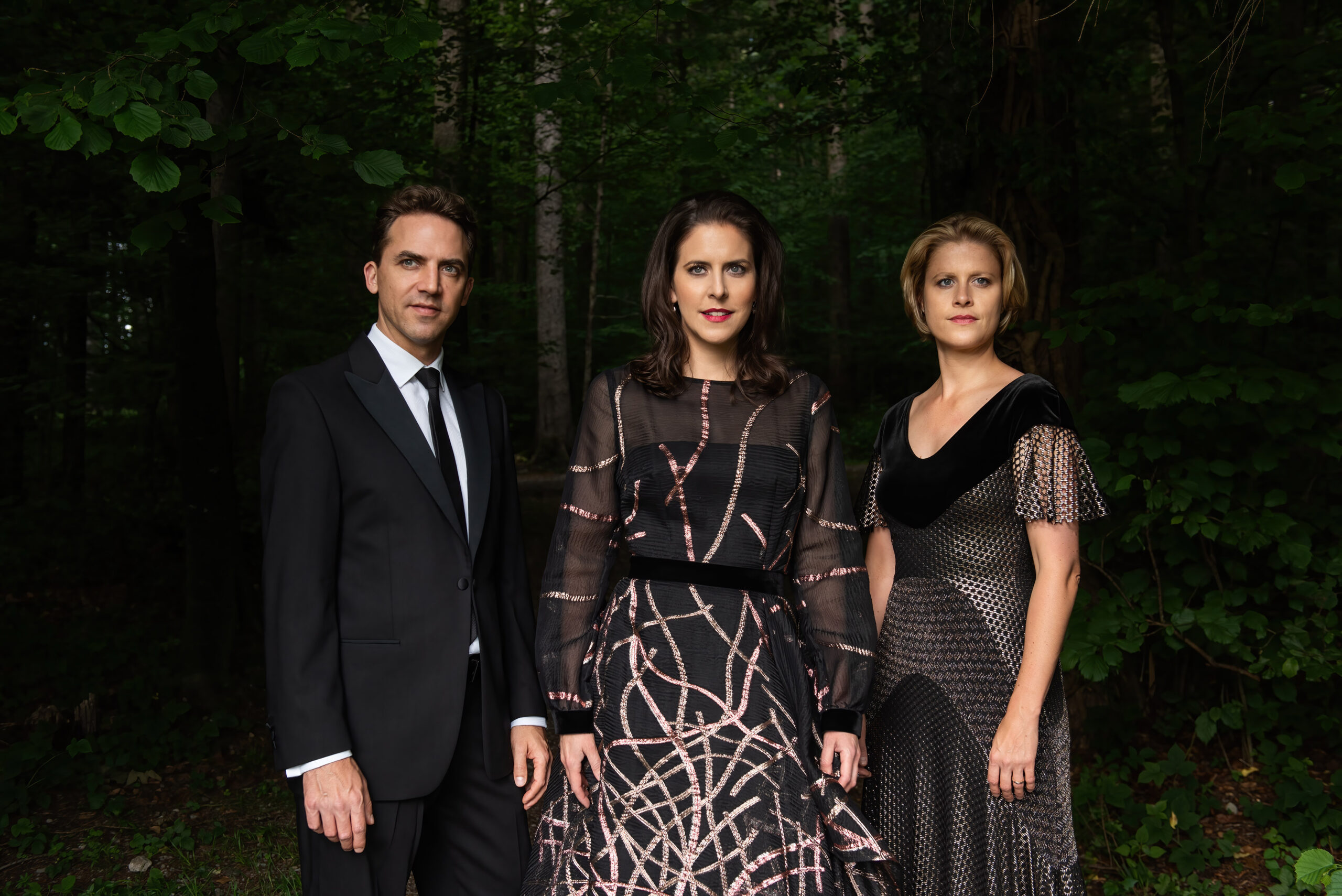 COVERT_DSC_2521D_small